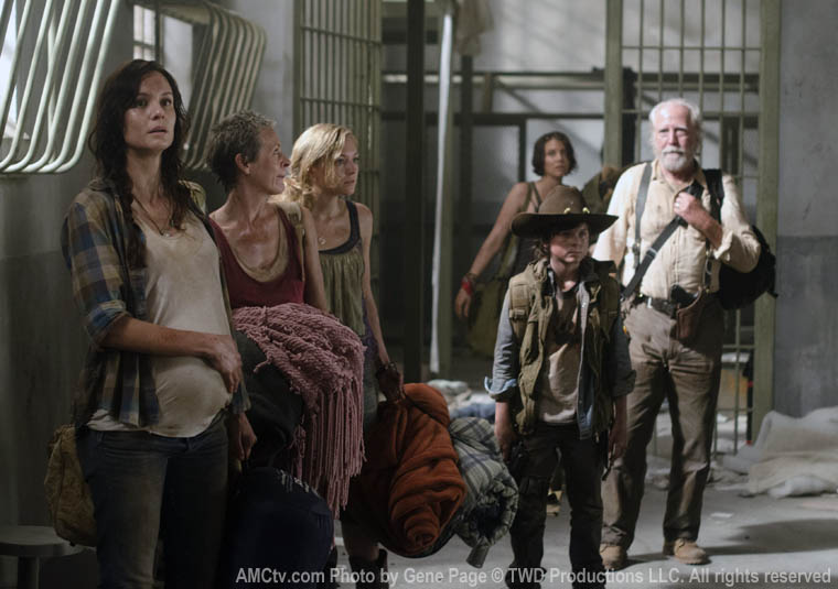 Lori Grimes (Sarah Wayne Callies), Carol Peletier (Melissa McBride), Beth Greene (Emily Kinney), Carl Grimes (Chandler Riggs), Hershel Greene (Scott Wilson) and Maggie Greene (Lauren Cohan) in Episode 1 of The Walking Dead
