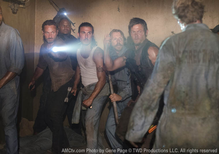 Rick Grimes (Andrew Lincoln), T-Dog (IronE Singleton), Tomas (Nick Gomez), Axel (Lew Temple) and Daryl Dixon (Norman Reedus) in Episode 2 of The Walking Dead