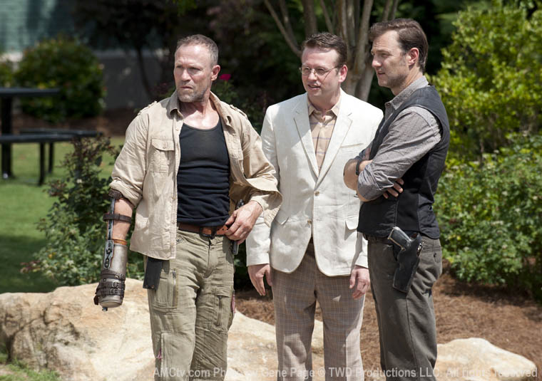 Merle Dixon (Michael Rooker), Milton (Dallas Roberts) and the Governor (David Morrissey) in Episode 3