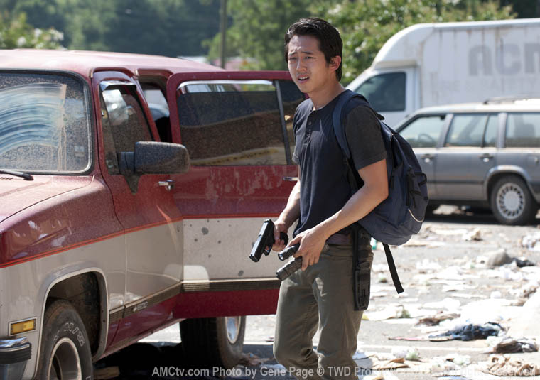 Glenn Rhee (Steven Yeun) in Episode 6 of The Walking Dead