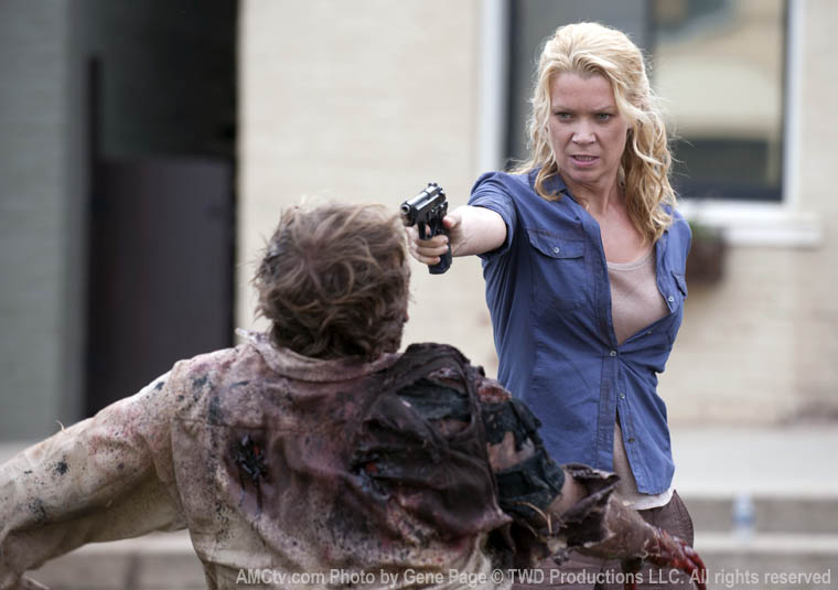 Andrea (Laurie Holden) in Episode 9 of The Walking Dead
