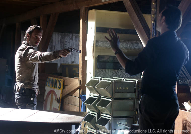 Rick Grimes (Andrew Lincoln) and the Governor (David Morrissey) in Episode 13 of The Walking Dead