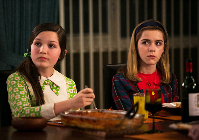 Julie (Cameron Protzman) and Sally Draper (Kiernan Shipka) in Mad Men