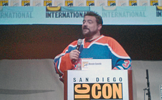 Comic-Con 2013 – Kevin Smith Talks <em>Comic Book Men</em> and <em>Clerks 3</em>; Hosts a Marriage Proposal