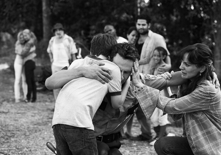 Carl Grimes (Chandler Riggs), Rick Grimes (Andrew Lincoln) and Lori Grimes (Sarah Wayne Callies) in Episode 3 of The Walking Dead