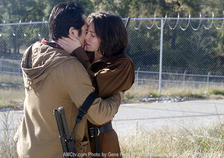 Glenn Rhee (Steven Yeun) and Maggie Greene (Lauren Cohan) in Episode 15 of The Walking Dead