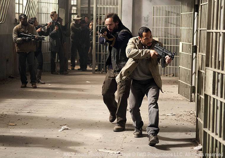 Allen (Daniel Thomas May) and Martinez (Jose Pablo Cantillo) in Episode 16 of The Walking Dead