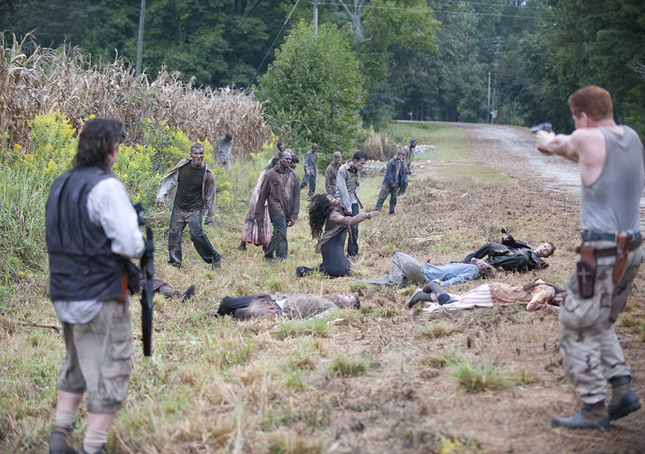 Dr. Eugene Porter (Josh McDermitt) and Abraham Ford (Michael Cudlitz) in Episode 11 of The Walking Dead