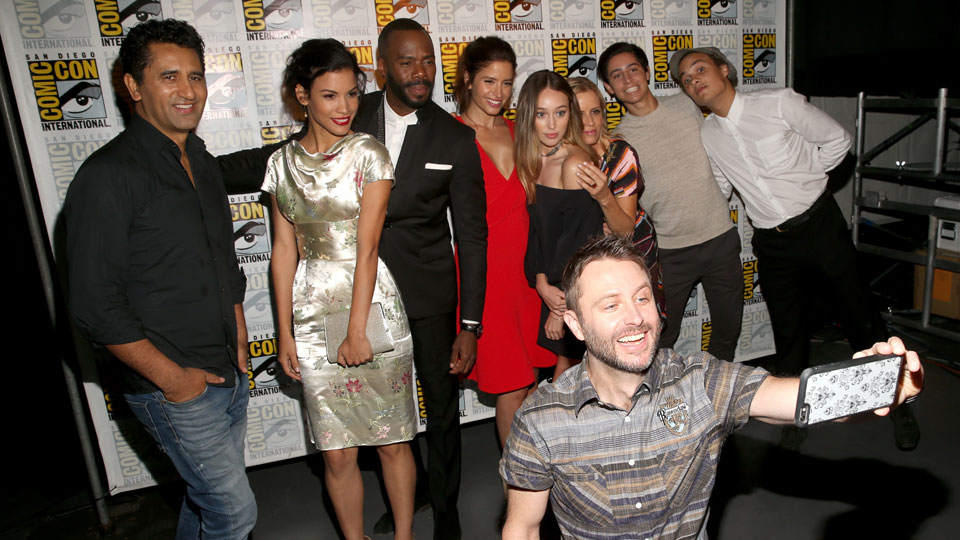 SAN DIEGO, CA - JULY 22: (L-R) Actors Cliff Curtis, Danay Garca, Colman Domingo, Mercedes Masohn, Alycia Debnam Carey, Kim Dickens, Lorenzo James Henrie, Frank Dillane and Chris Hardwick (Front) attend AMC's 'Fear The Walking Dead' Panel during Comic-Con International 2016 at San Diego Convention Center on July 22, 2016 in San Diego, California. (Photo by Jesse Grant/Getty Images for AMC)