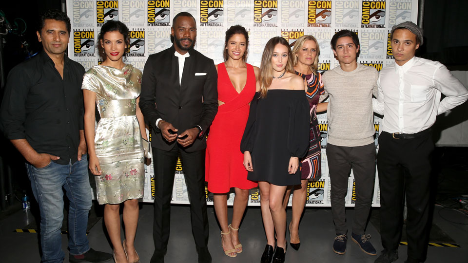 SAN DIEGO, CA - JULY 22: (L-R) Actors Cliff Curtis, Danay Garca, Colman Domingo, Mercedes Masohn, Alycia Debnam Carey, Kim Dickens, Lorenzo James Henrie and Frank Dillane attend AMC's 'Fear The Walking Dead' Panel during Comic-Con International 2016 at San Diego Convention Center on July 22, 2016 in San Diego, California. (Photo by Jesse Grant/Getty Images for AMC)