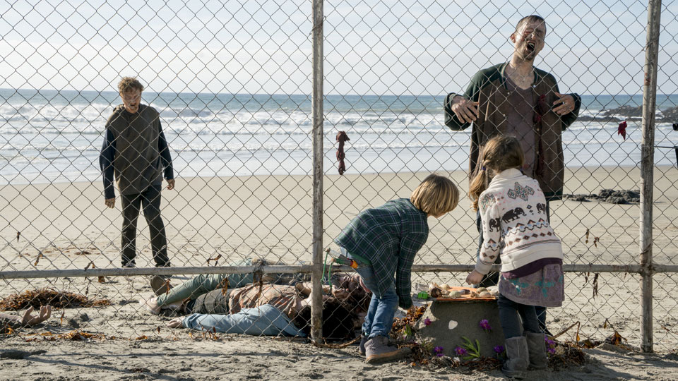 children and zombies fear the walking dead