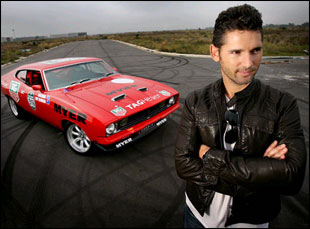Bana and the Beast (photo)