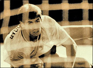 Review: “The Two Escobars,” the drug kingpin and the soccer team. (photo)