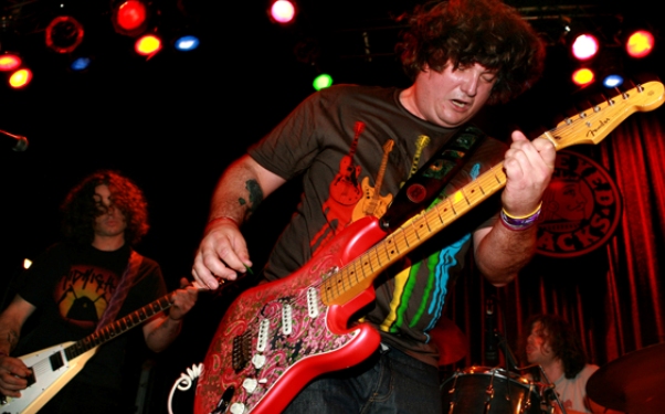 Premiere: Missing Monuments “(It’s Like) XTC” (photo)