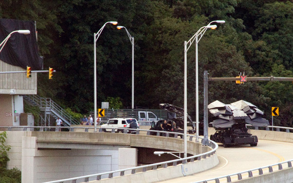 “The Dark Knight Rises” set photo roundup: From Batwing to Bane (photo)