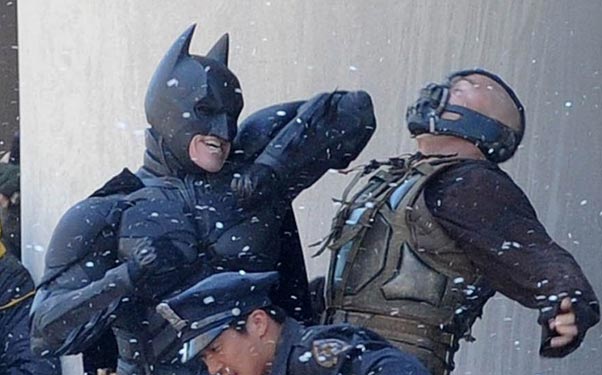 “The Dark Knight Rises” new trailer rumored to debut before “Sherlock Holmes: Game of Shadows” (photo)