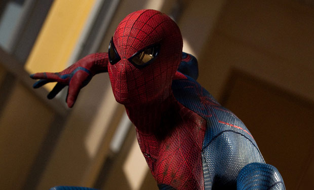 New “the Amazing Spider-man” Photos Give The Details On Peter Parker 