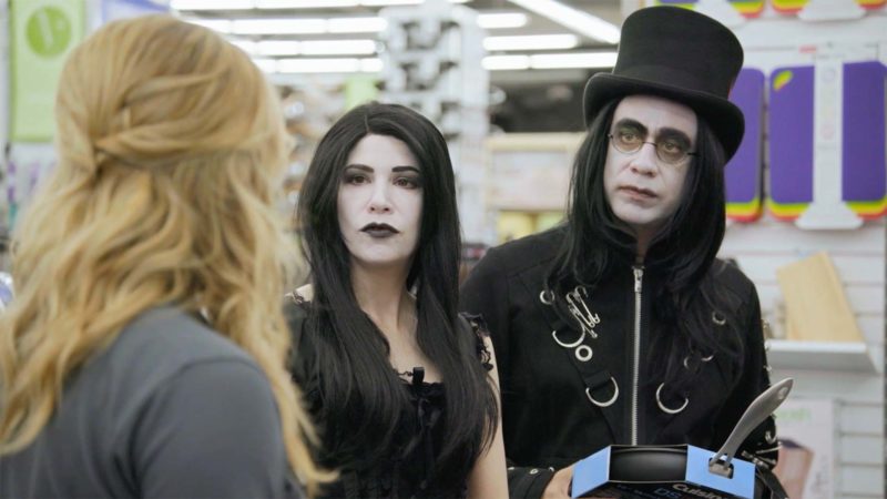 Port_S7_SneakPeek_WeirdosGoShopping